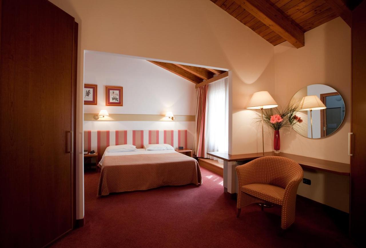 Eurohotel Palace มาเนียโก ภายนอก รูปภาพ