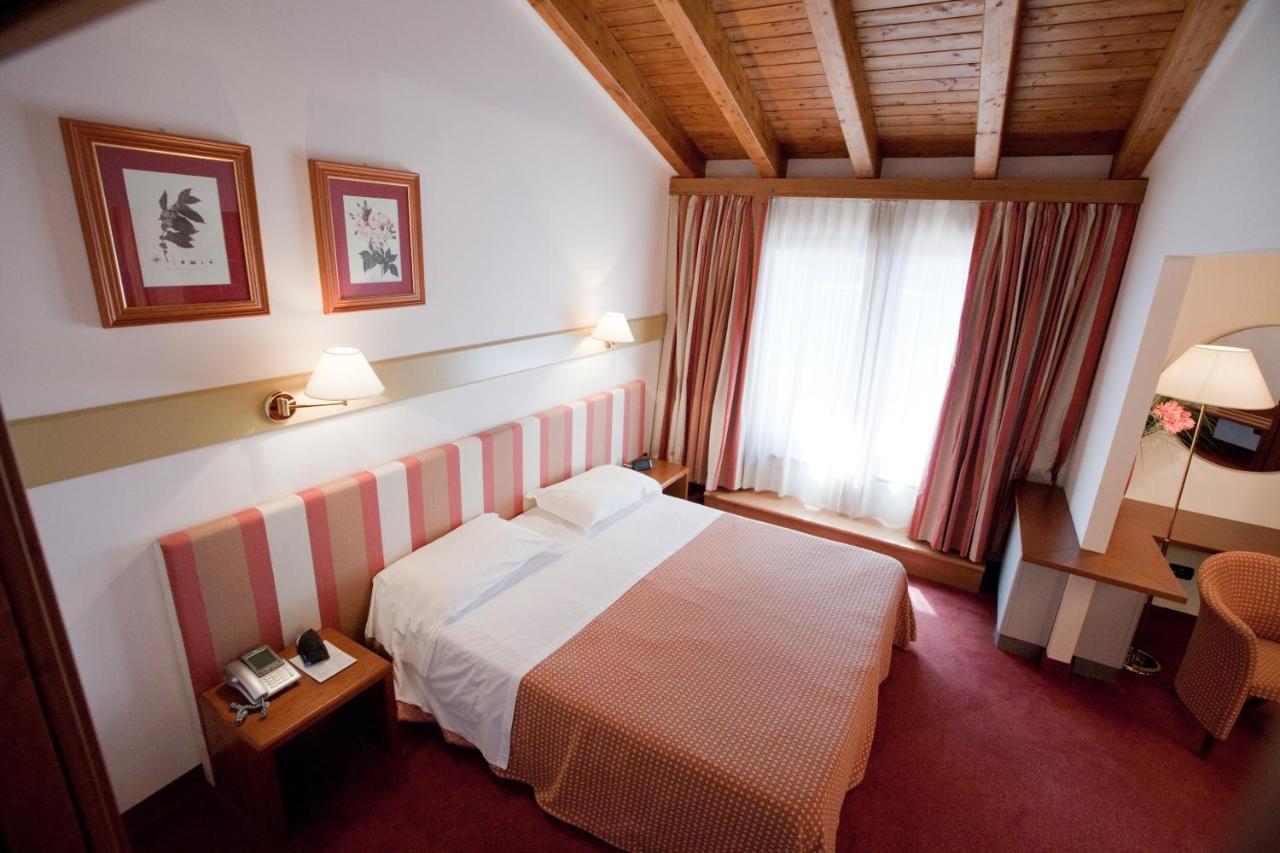Eurohotel Palace มาเนียโก ภายนอก รูปภาพ
