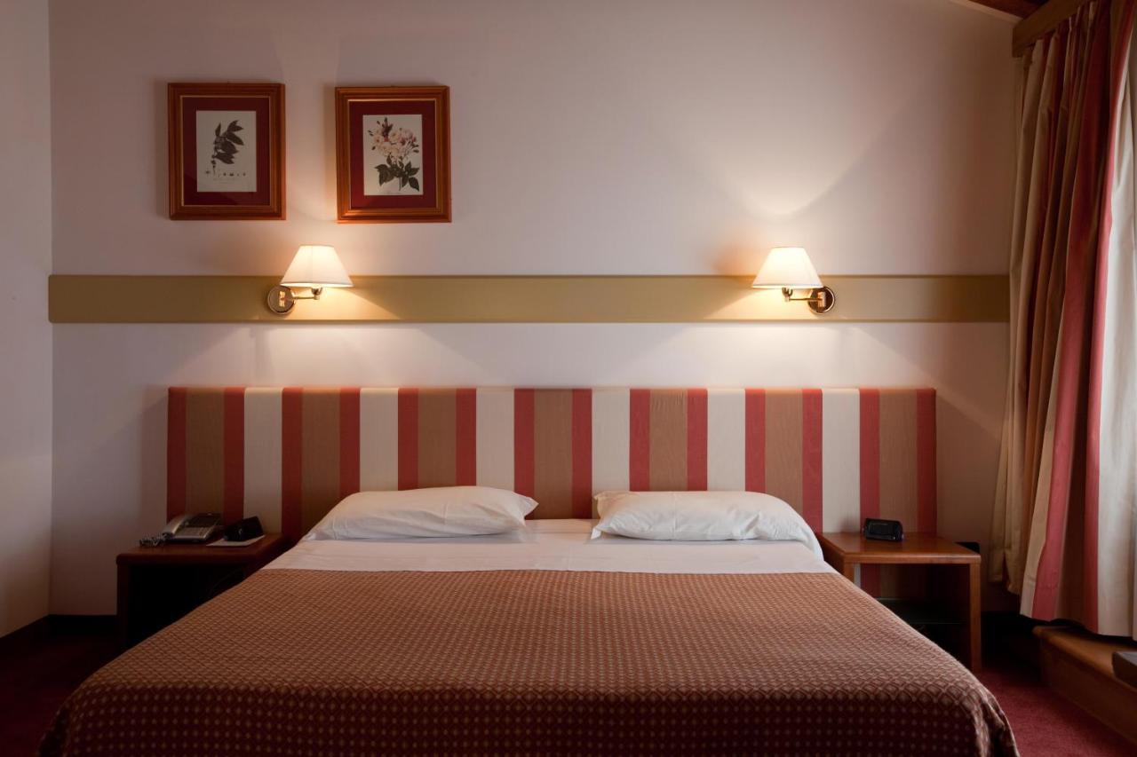 Eurohotel Palace มาเนียโก ภายนอก รูปภาพ