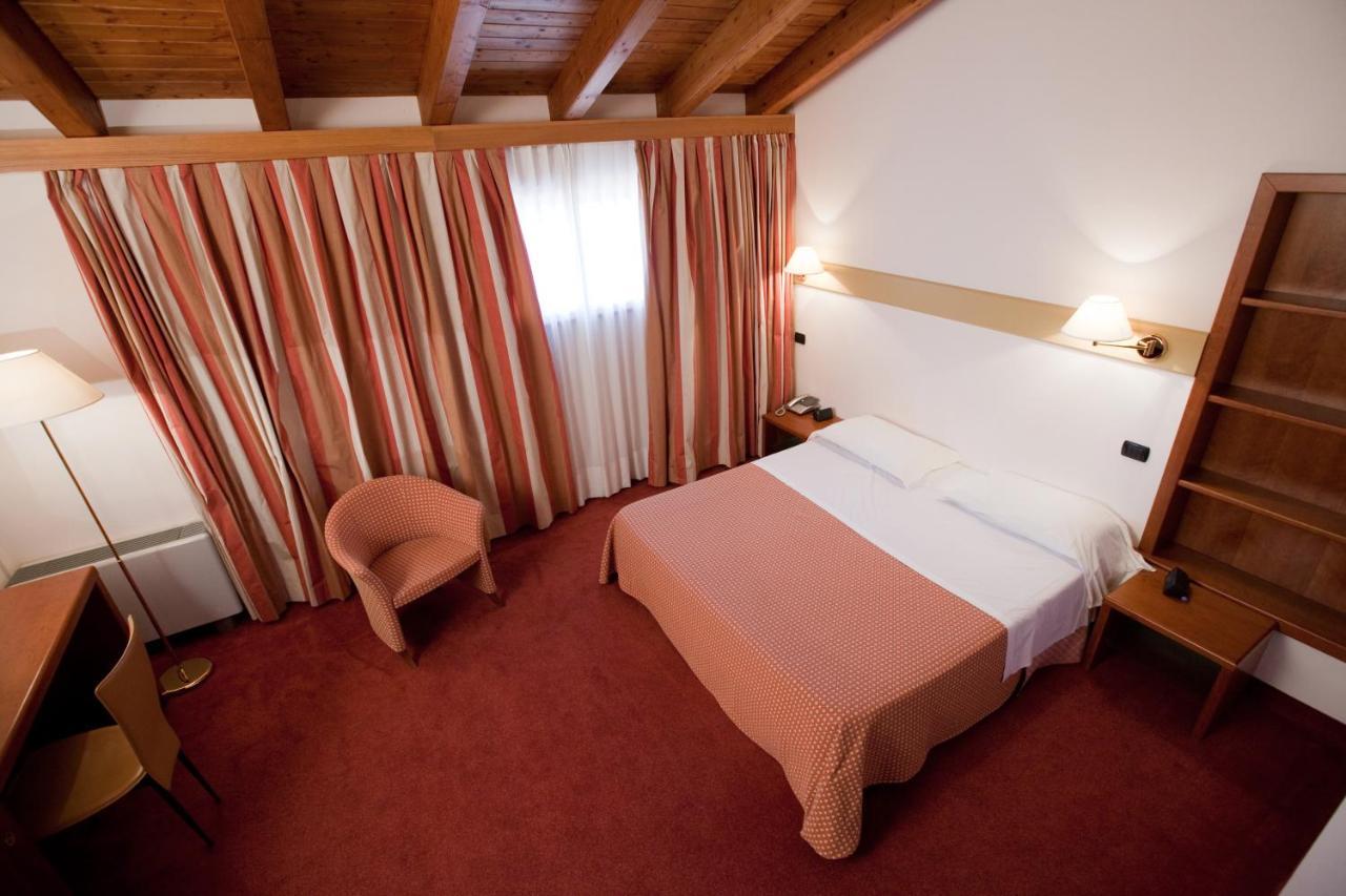 Eurohotel Palace มาเนียโก ภายนอก รูปภาพ